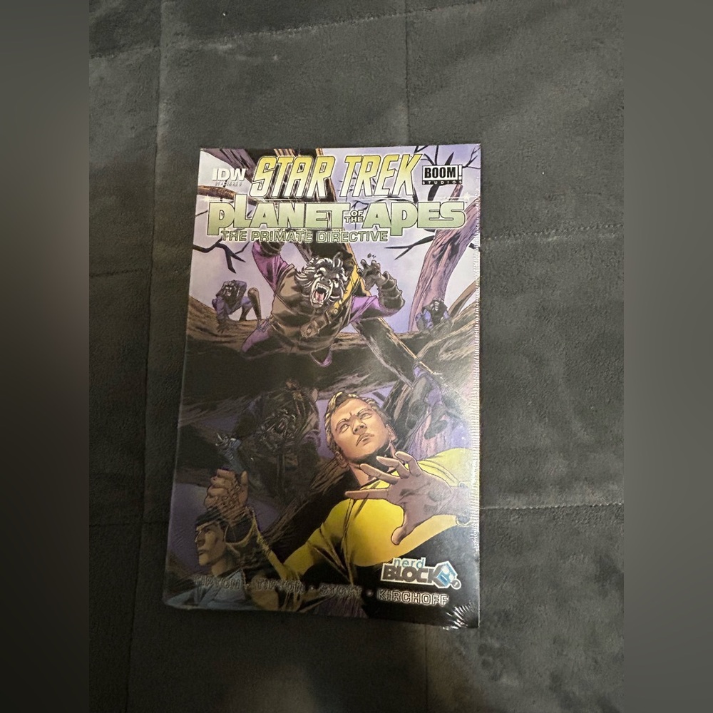 STAR TREK/PLANET OF THE APES COMIC BOOK
